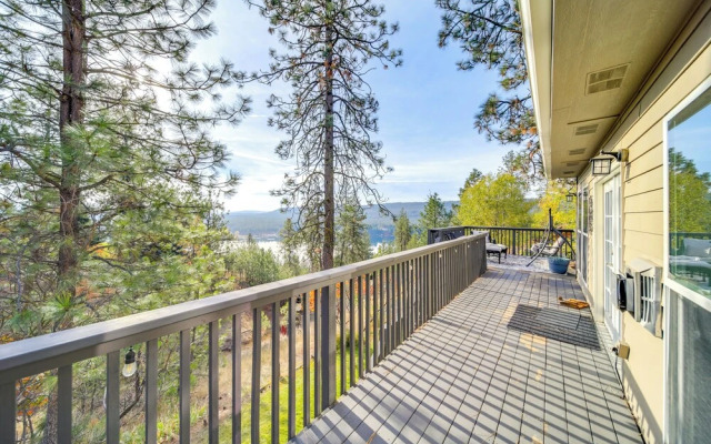 Nine Mile Falls Hideaway: Scenic Retreat on River