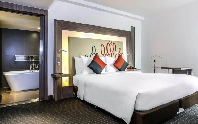 Hilton Garden Inn Bangkok Silom