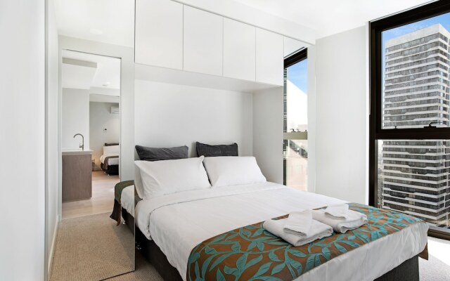 IfStays EQ Tower Apartment