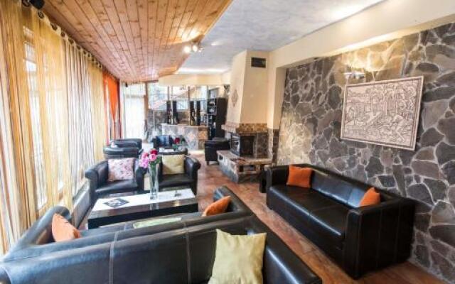 9 Suites Residence