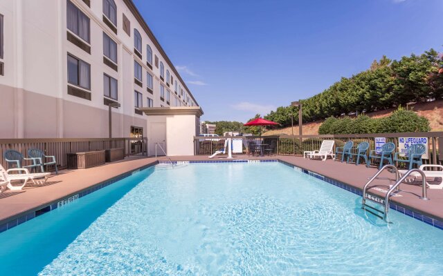 Wingate by Wyndham - Greenville-Airport