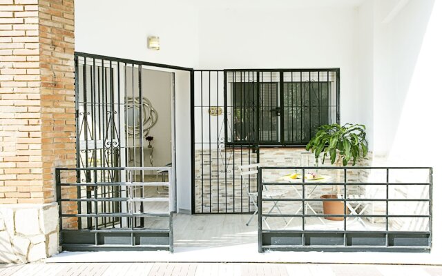 Center Garden & Pool