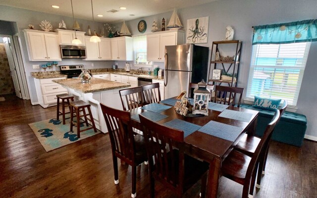 After Dune Delight 3 Bedroom Home by Redawning