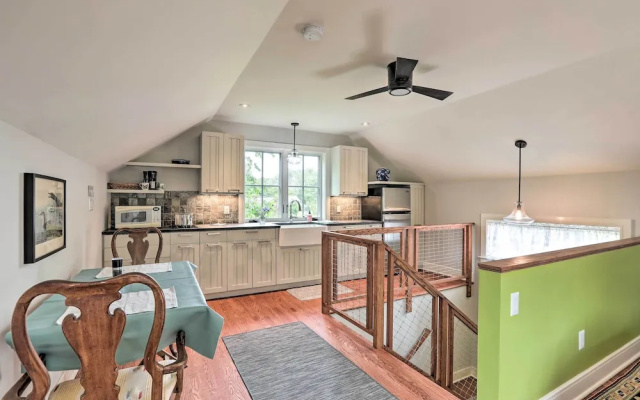 Barn-like Studio Suite w/ Flowering Garden!