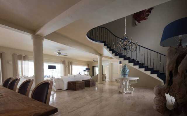 7 Bedrooms Luxury Colonial Villa Complete New 2017