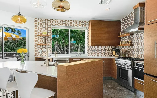 Four Palms in Deepwell Estates
