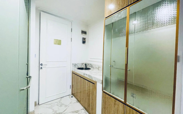 Art Deco Luxury Hotel & Residence