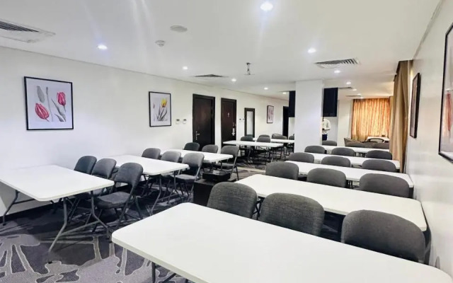 Golden Tulip Oniru, Lagos