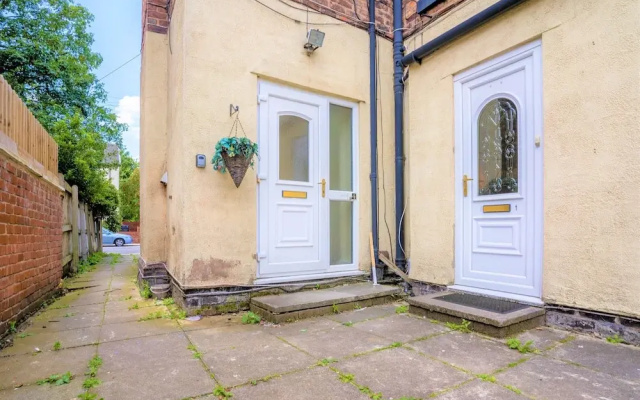 Travellers Stays In The Heart Of Orrell Park