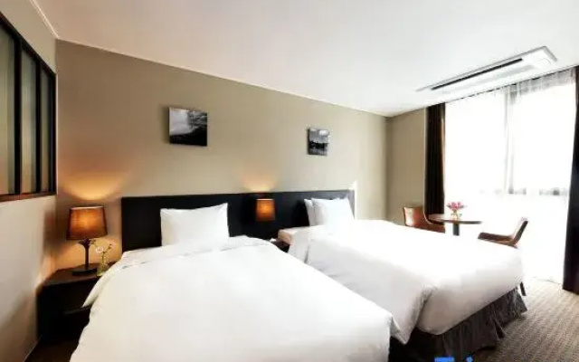 Отель Golden Harbor Pyeongtaek