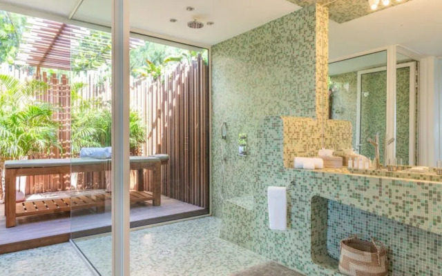 Dream Villa Pointe Milou-1971