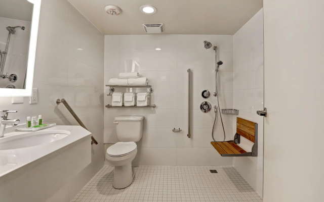 Holiday Inn Ottawa Dwtn - Parliament Hill by IHG