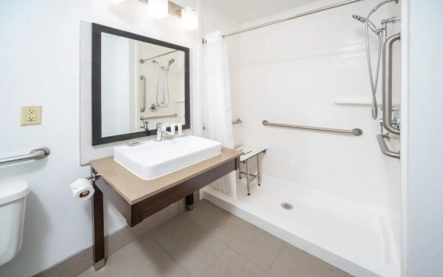 Country Inn & Suites by Radisson, Cumming, GA