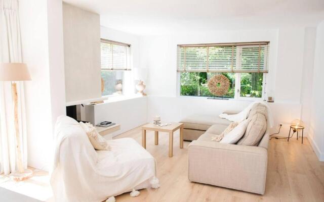 Luxury villa on peaceful location. Boat optional