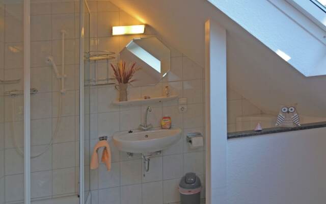 Apartment in Elpe With Balcony, Garden Furniture, Heating