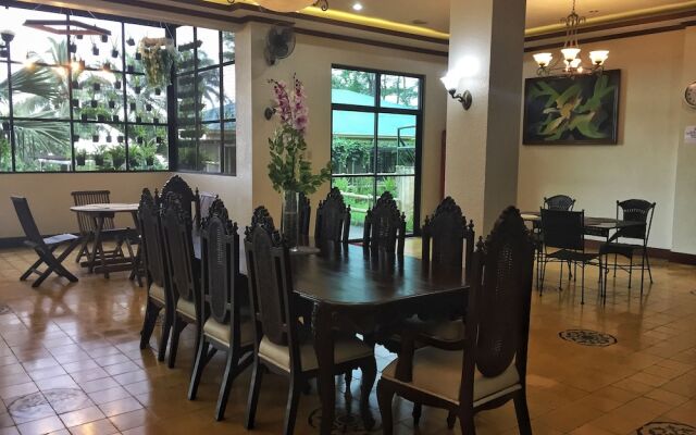 MC Mountain Home Apartelle