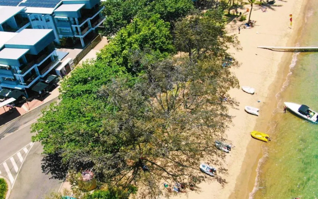 Maggies Beachfront Apartments