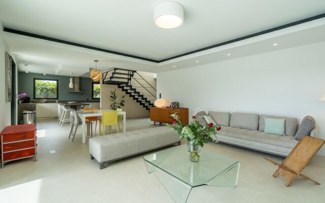 Superbe villa moderne avec piscine à Marseille
