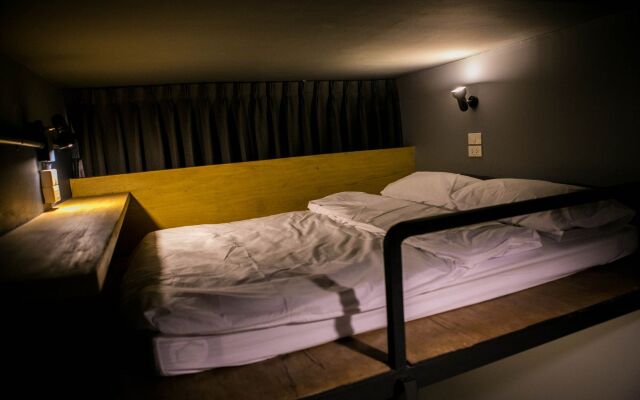 Silom SPACE Hostel