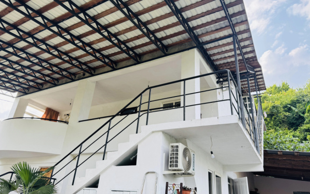 Guest house Almari