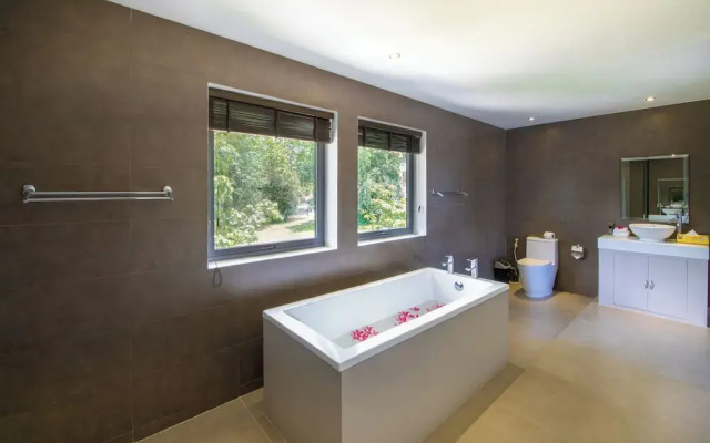 Beachfront Pool Villa Seaview V231