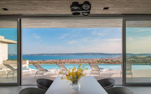 Villa Radun Home with Grand Heated Pool