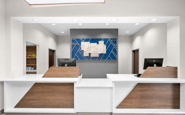 Holiday Inn Express & Suites Morrilton by IHG
