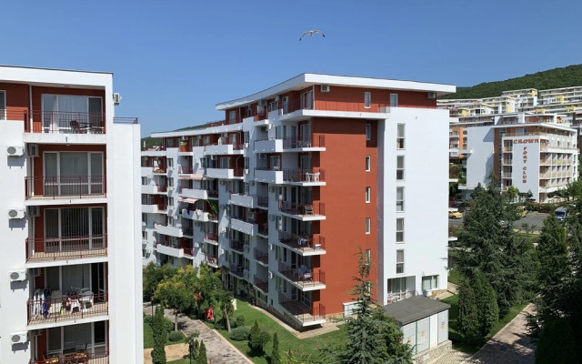kalina private apartments in Marina View