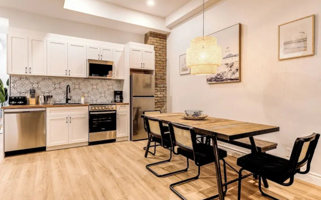Bohemian Vieux Quebec Two Bedroom