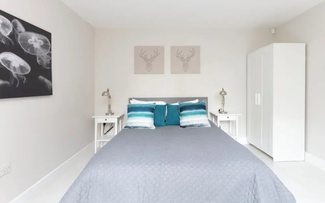 Fabulous Central Windsor Town House