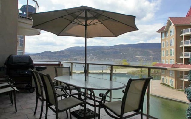 Sunset Waterfront Resort by KVR