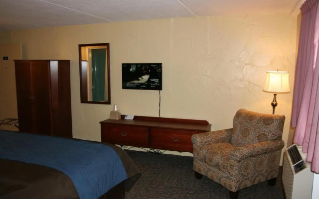 Bangor Inn & Suites