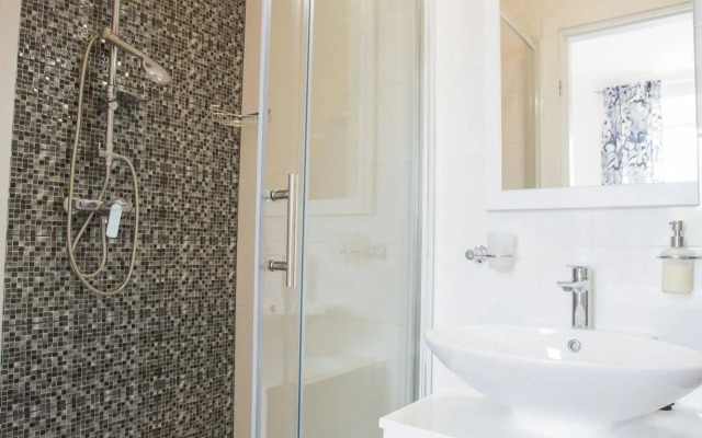 Nirvana Rooms & Apartments