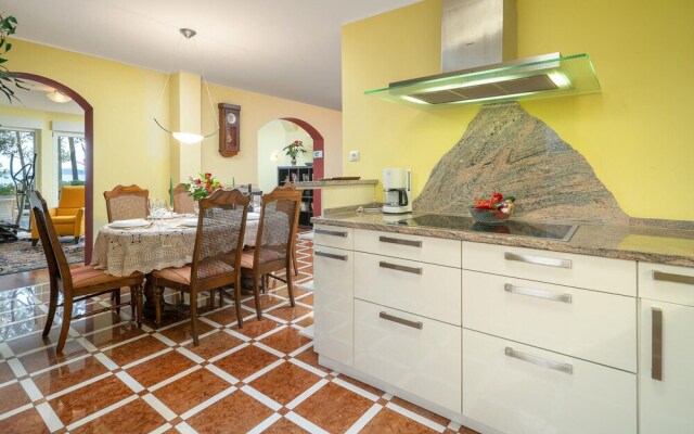 Awesome Home in Sibenik With Wifi and 3 Bedrooms