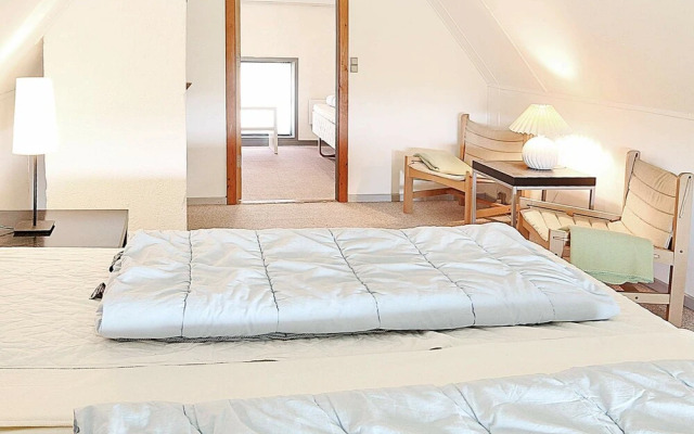 Cozy Holiday Home With Roofed Terrace in Hvide Sande