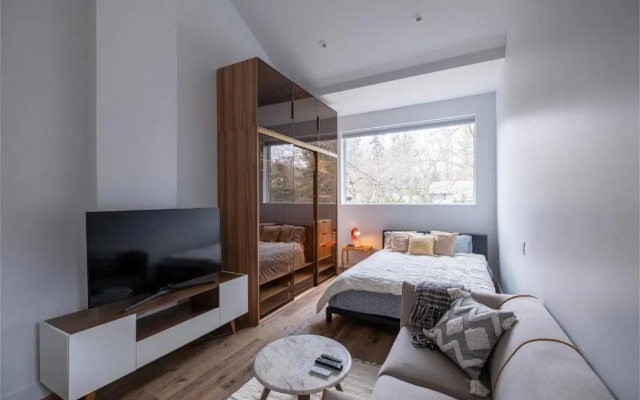 Queen Loft in Nature
