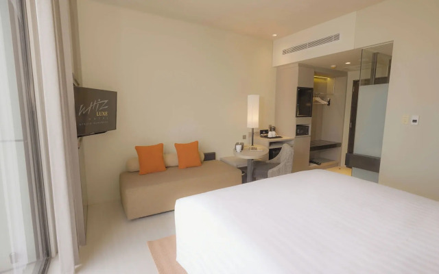 Whiz Luxe Hotel Spazio Surabaya