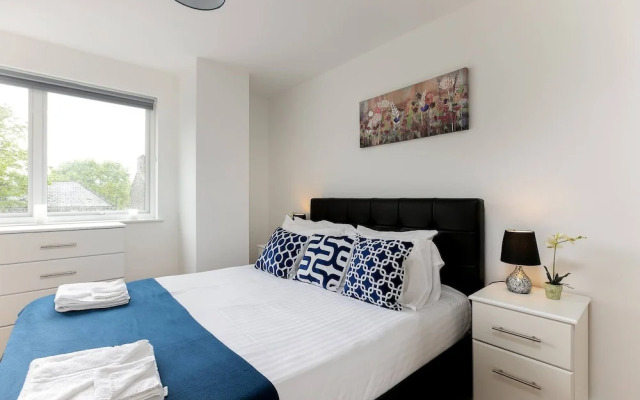 Skyvillion Tower Point Enfield 1bed W Balcony