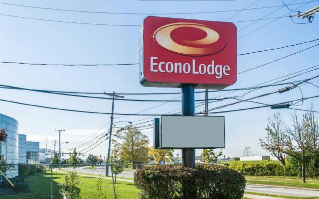 Econo Lodge Warrensville Heights Hotel