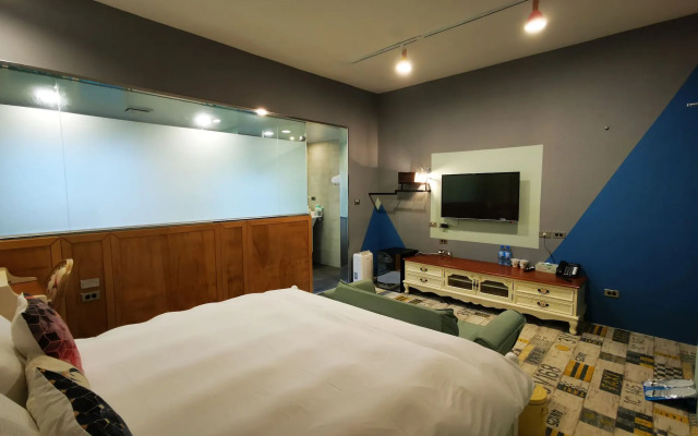 Slow Wow Hot Spring Hotel