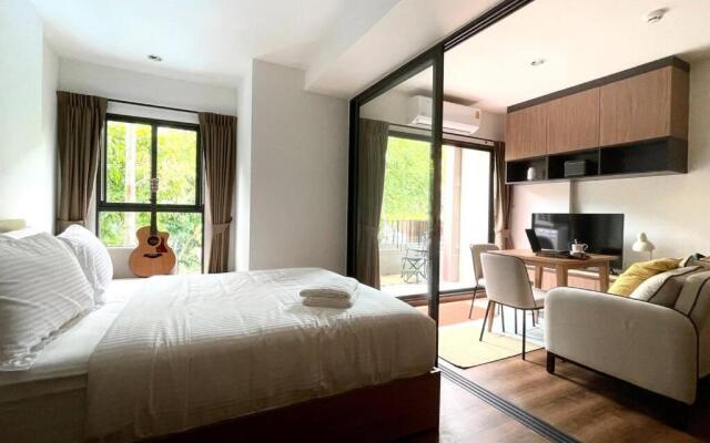 La habana 54 with large balcony and pool view!