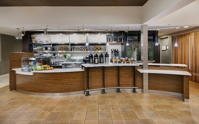 Courtyard by Marriott Addison Midway