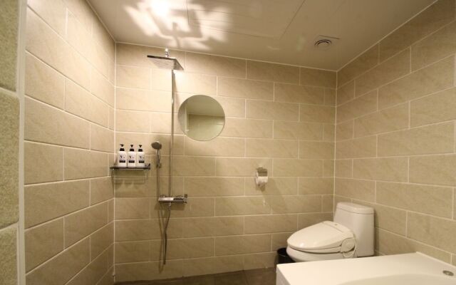 Calm Rest Hotel Busan Sasang