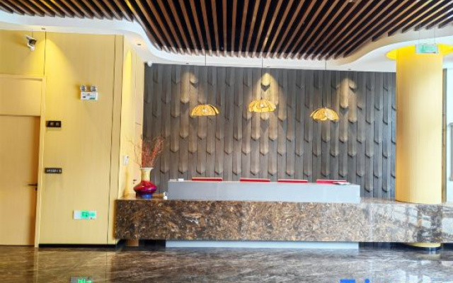 Sakura Hotel (Kunshan Zhaofeng Road Subway Station)
