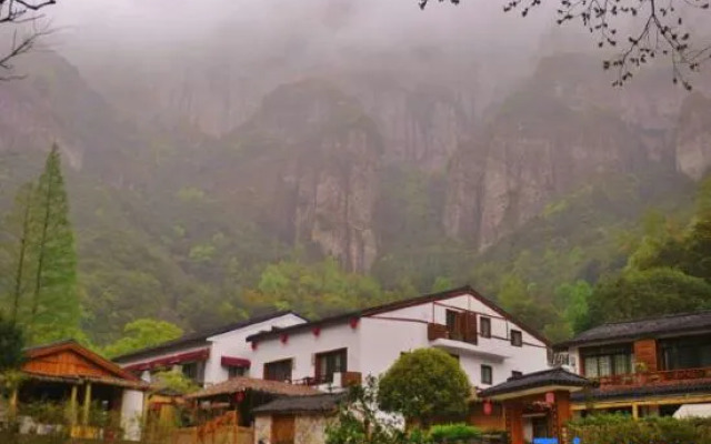 Yandang Qiushui Shanshe Hostel