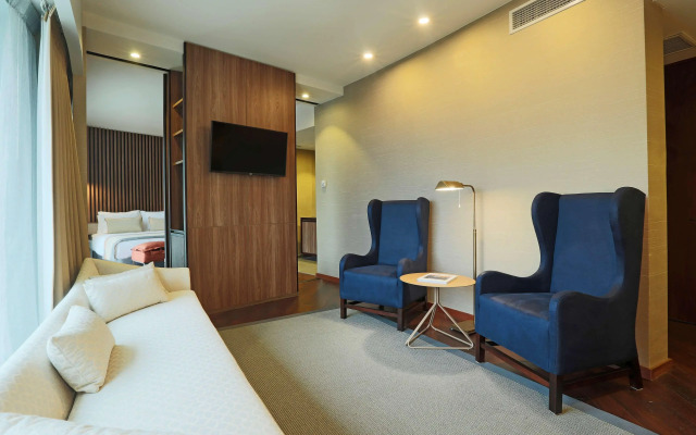 DoubleTree by Hilton Santiago Kennedy