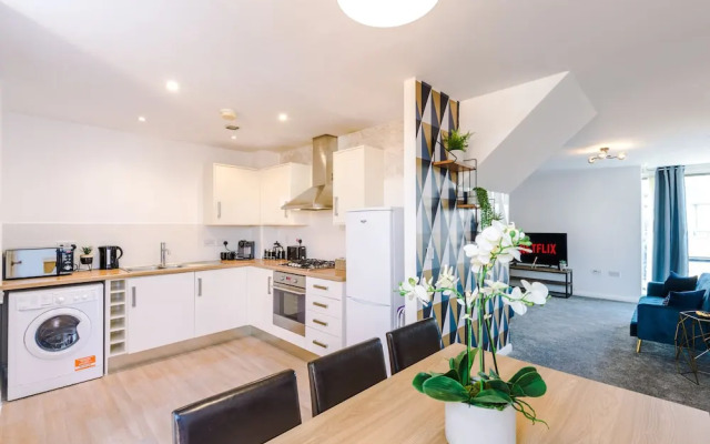3 Bed House Manchester by MCR Dens