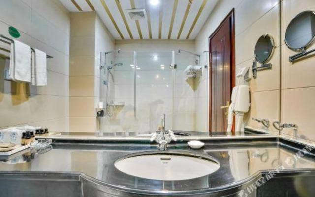 Guiyang Guilv Hotel (Baiyun Hospital Affiliated to Guizhou Medical University)