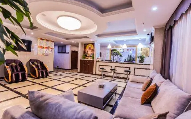 Chongqing Xinhe Express Hotel (Lianhua Light Rail Station)