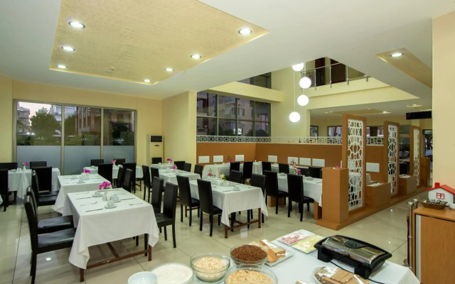 Santa Marina Hotel